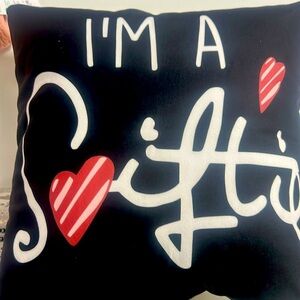 New unused Taylor Swift pillow and‎ friendship bracelets Bundle